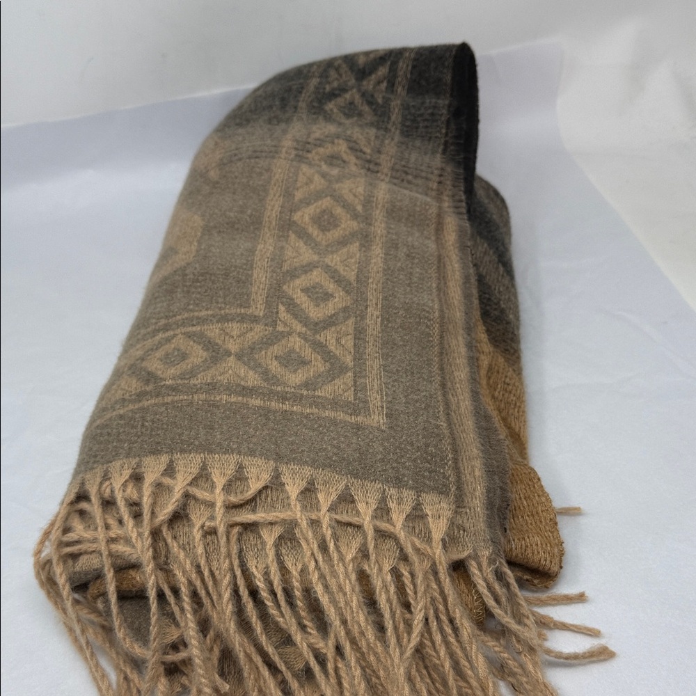 Southwestern Fringe Poncho Wrap Camel Taupe Boho Western Coastal Cowgirl Cozy - Picture 8 of 8